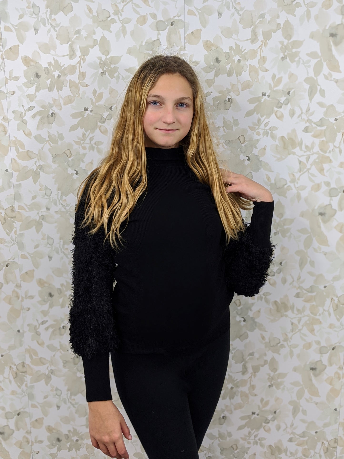 Fuzzy Sleeves - Black